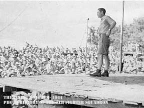 Joe E. Brown on stage - USO Show, Dobodura